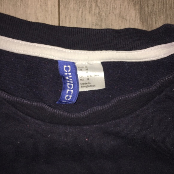 H&M NYC LIGHT WEIGHT CREW NEC SWEATSHIRT: med - Picture 3 of 3